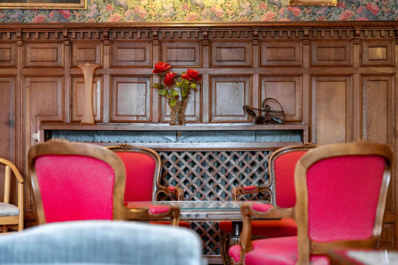 Hotel Le Cor De Chasse 圣于贝尔 外观 照片