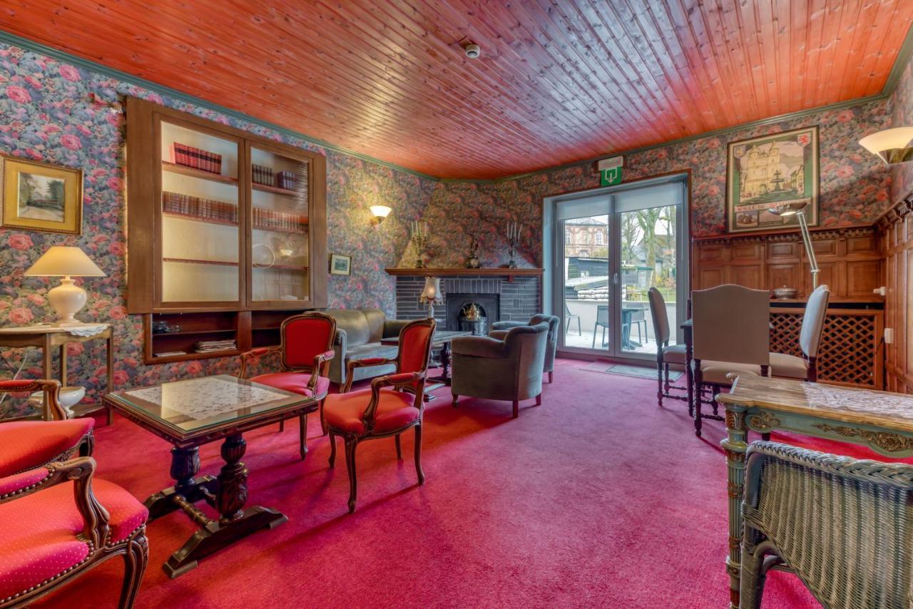 Hotel Le Cor De Chasse 圣于贝尔 外观 照片