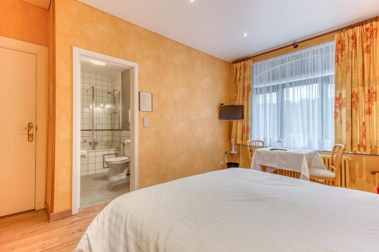 Hotel Le Cor De Chasse 圣于贝尔 外观 照片