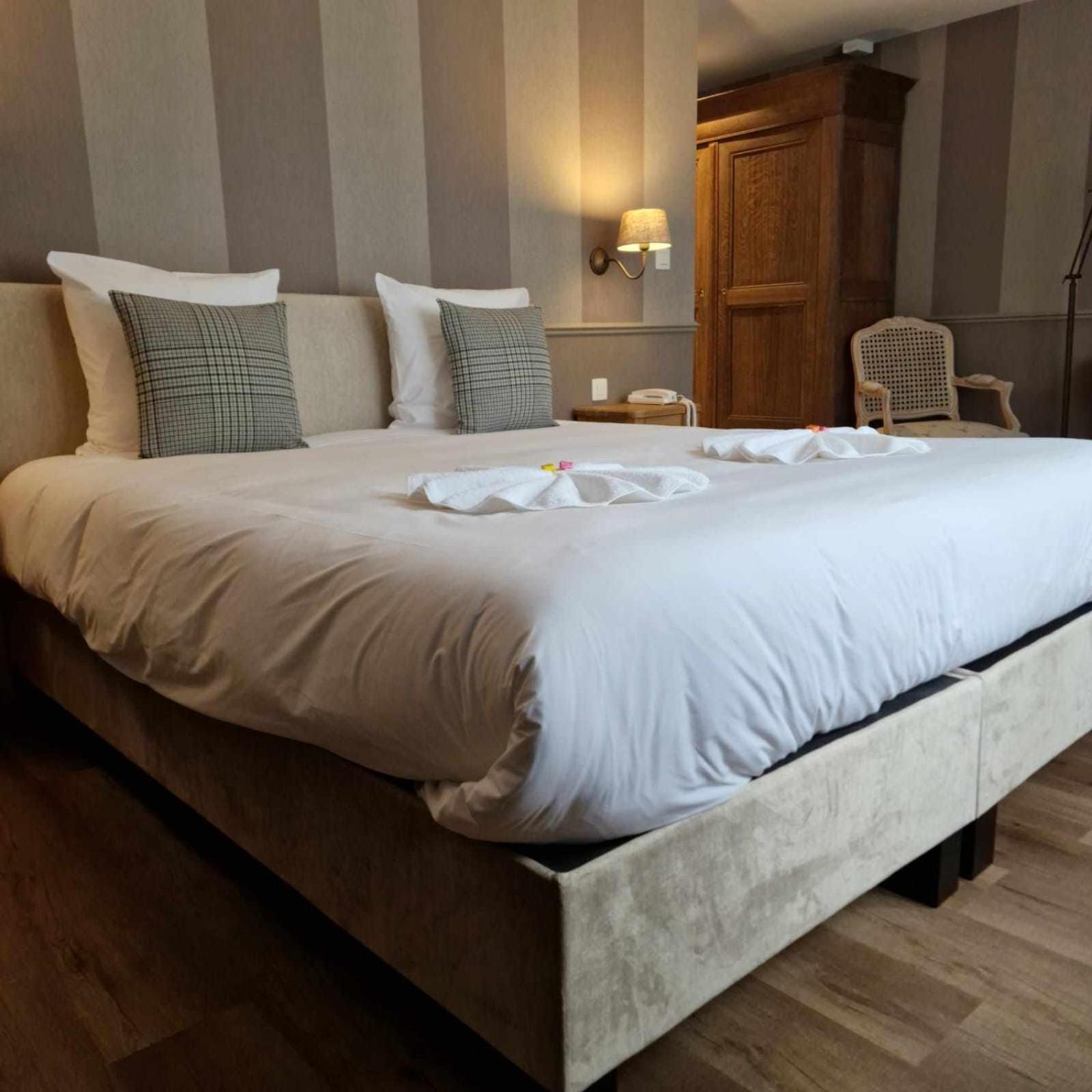 Hotel Le Cor De Chasse 圣于贝尔 外观 照片