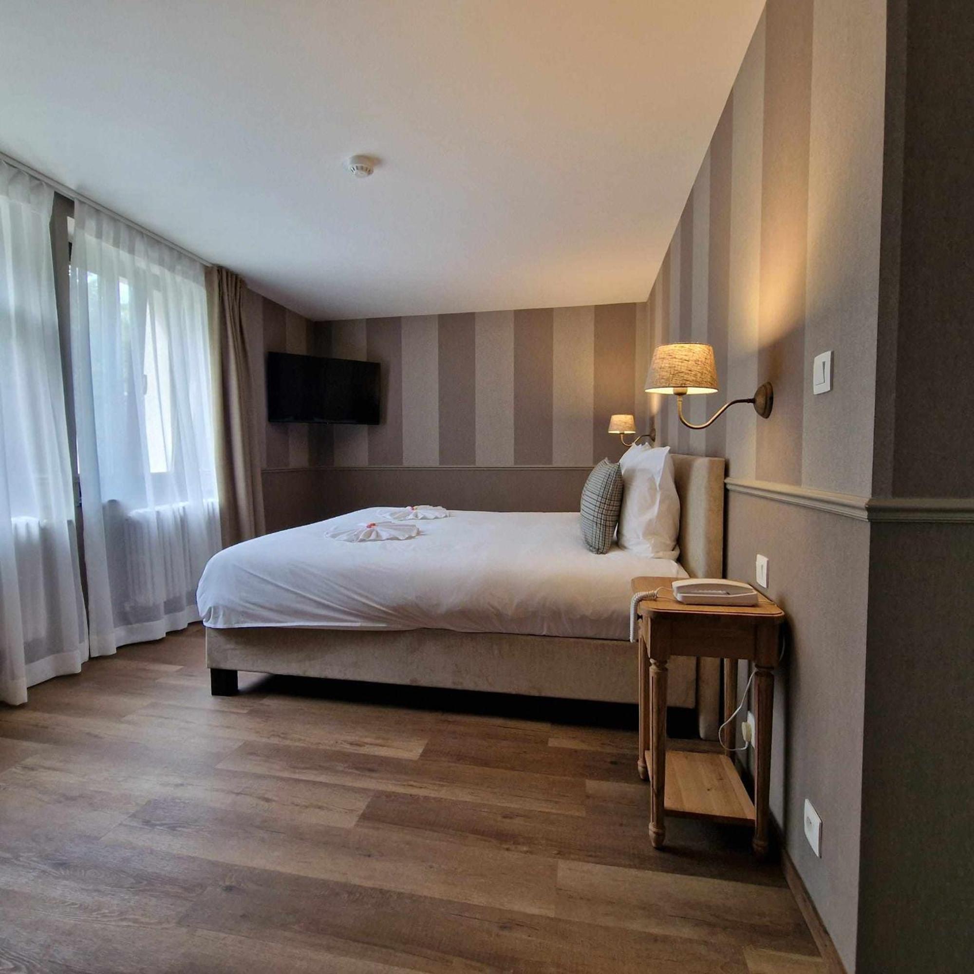 Hotel Le Cor De Chasse 圣于贝尔 外观 照片